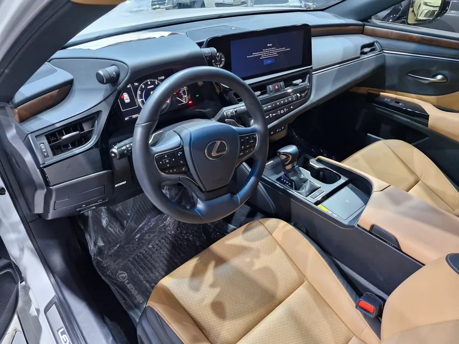 2025 Lexus ES 350 