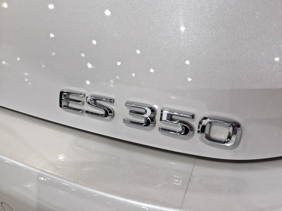 2025 Lexus ES 350 