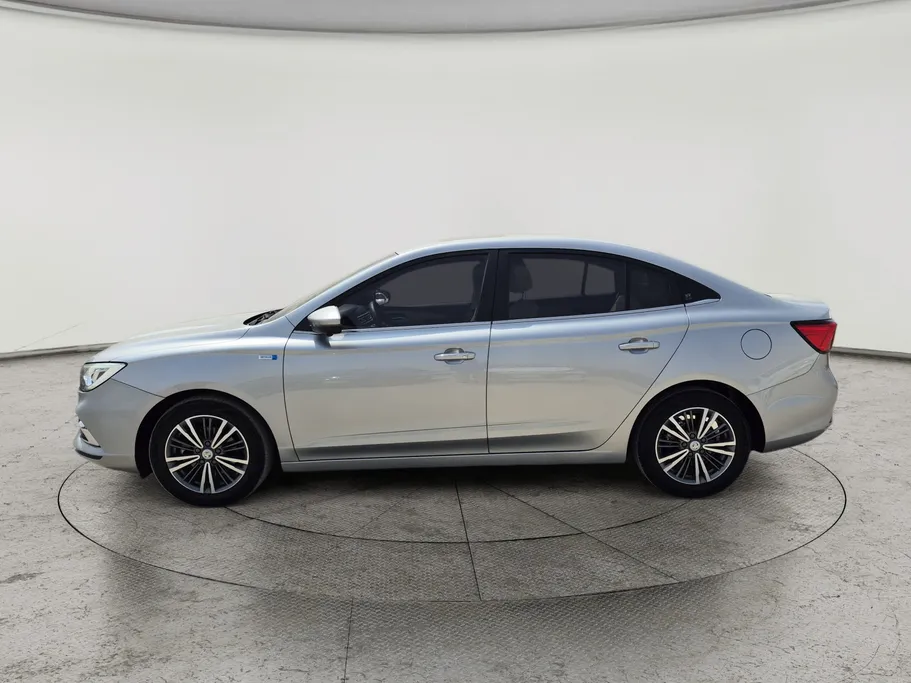 2024 MG 5 LUX 