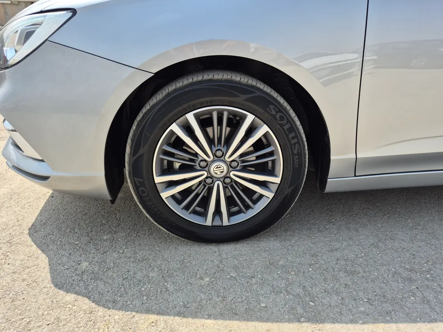 2024 MG 5 LUX 