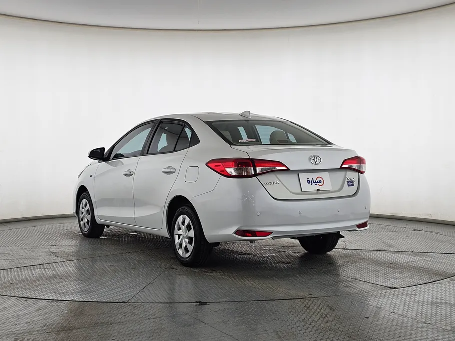 2022 Toyota Yaris  Y 