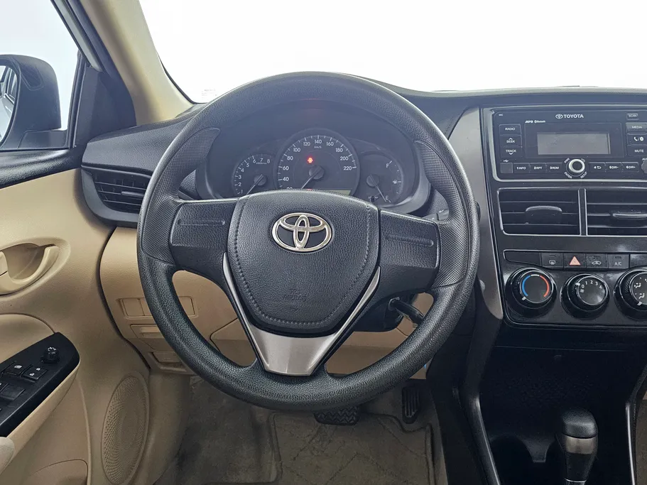 2022 Toyota Yaris  Y 