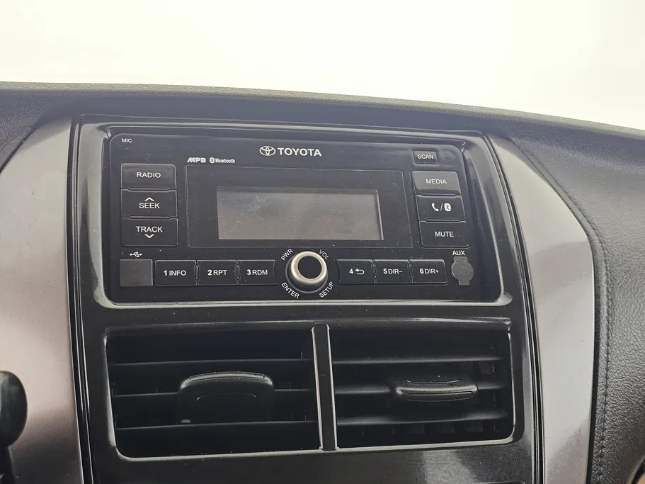 2022 Toyota Yaris  Y 