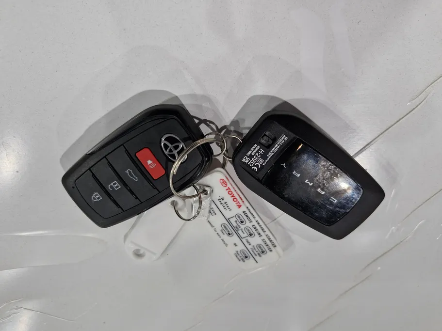 2025 Toyota Camry  LUMIERE HEV 