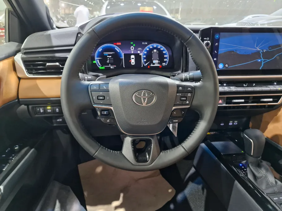 2025 Toyota Camry  LUMIERE HEV 