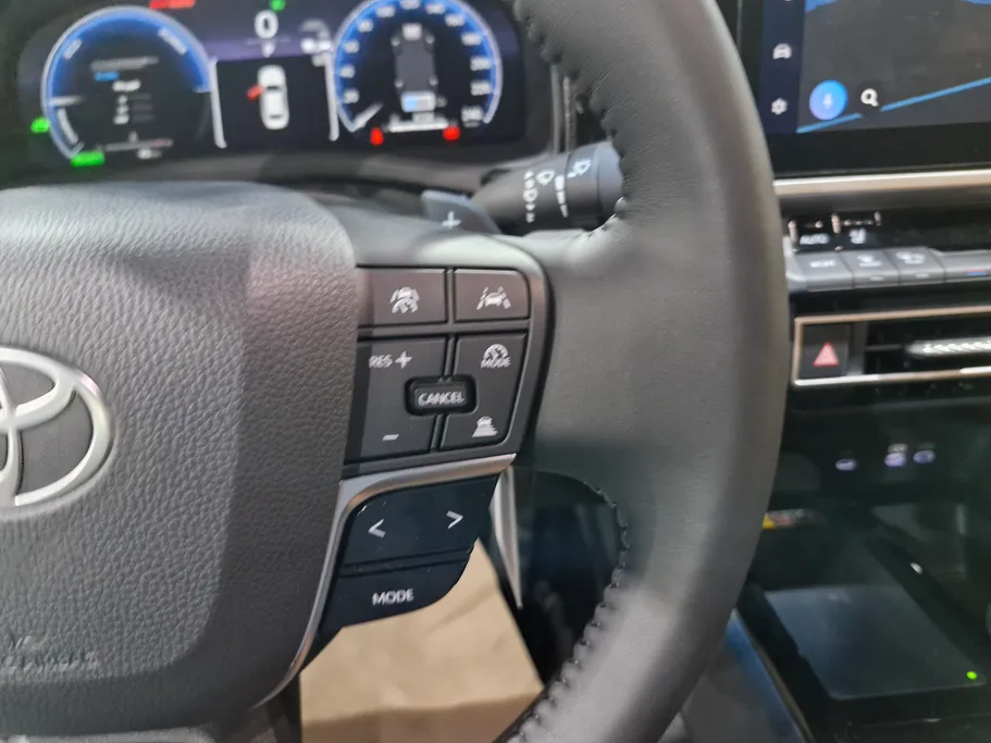 2025 Toyota Camry  LUMIERE HEV 