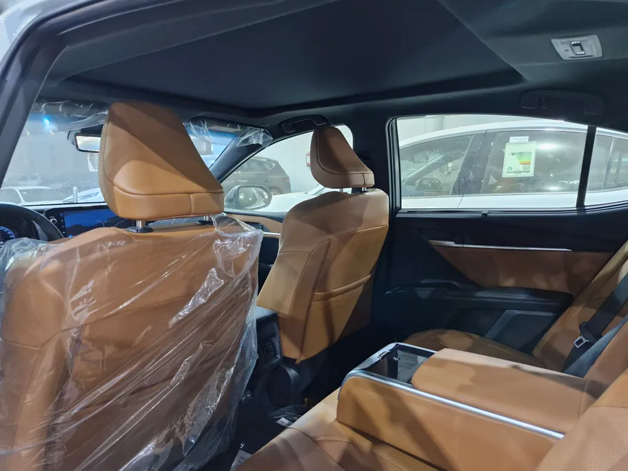 2025 Toyota Camry  LUMIERE HEV 