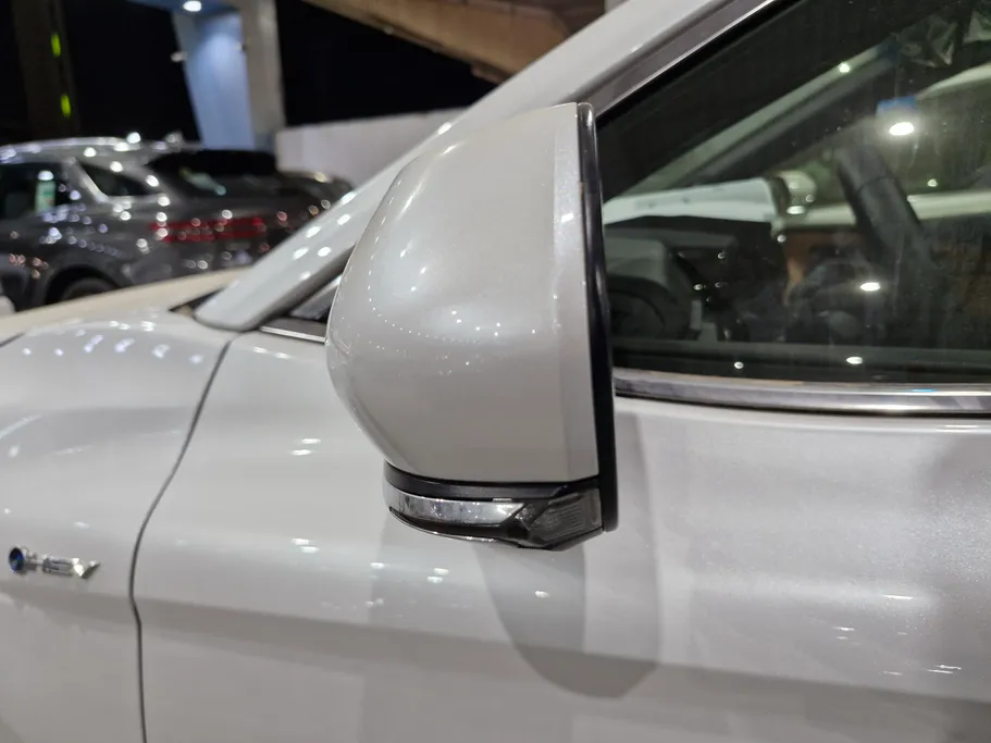 2025 Toyota Camry  LUMIERE HEV 