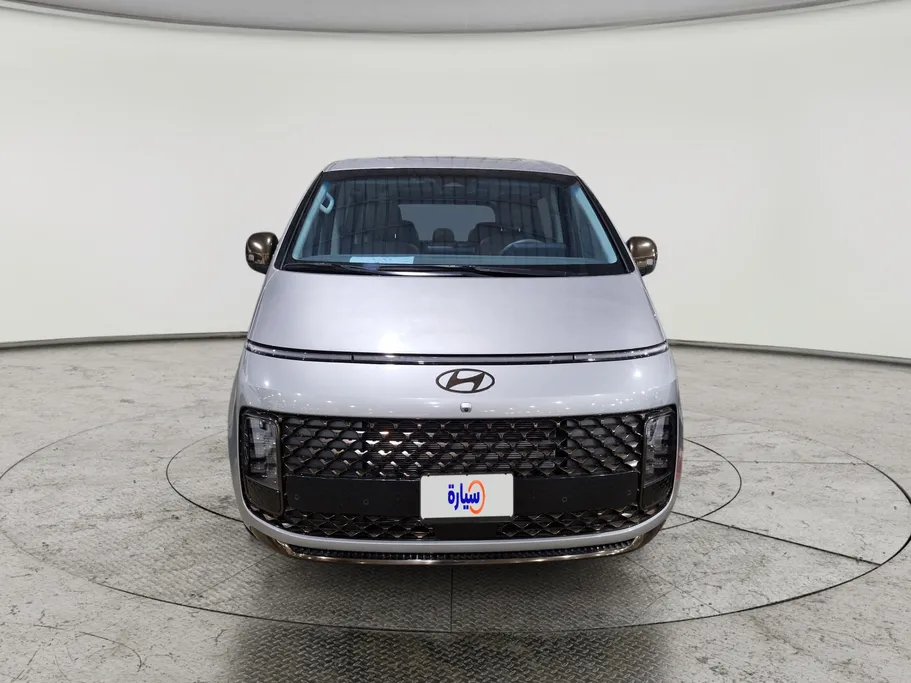 2025 Hyundai Staria VIP 