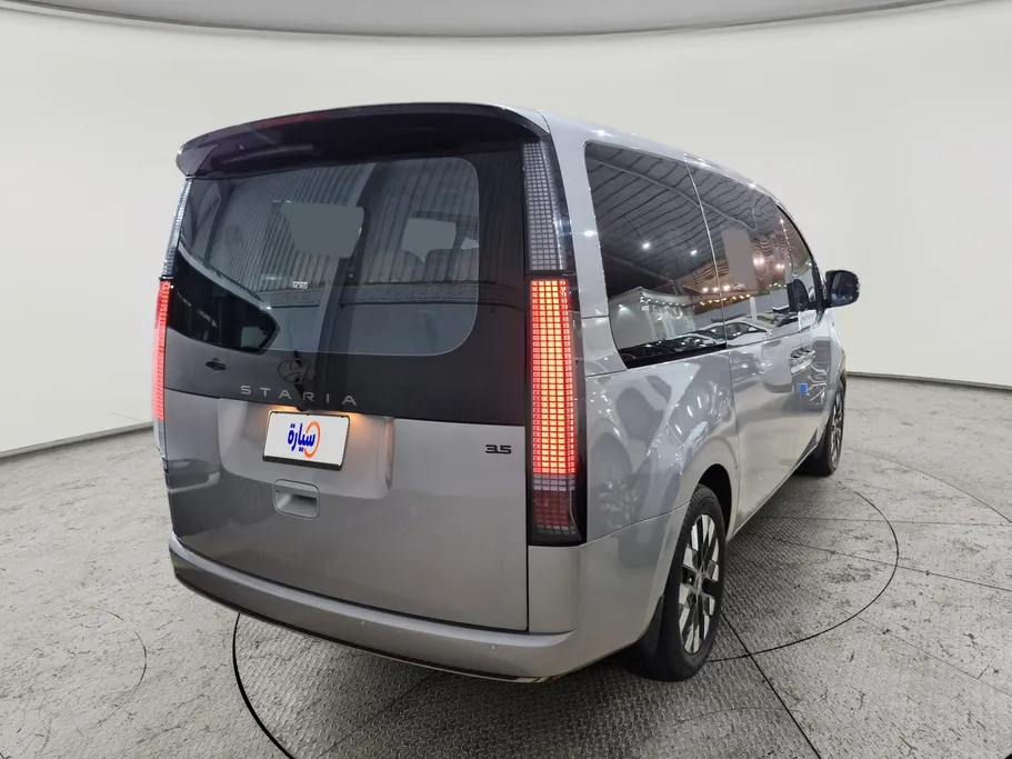 2025 Hyundai Staria VIP 