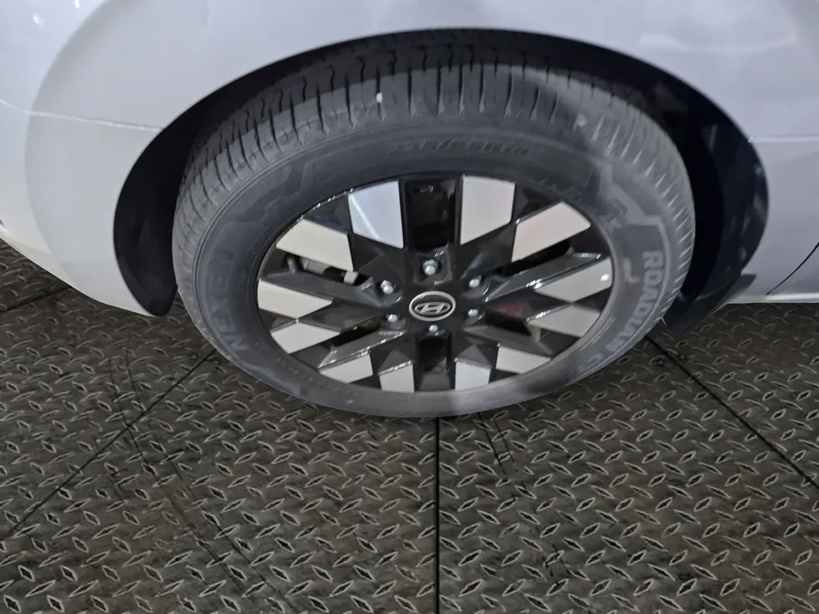 2025 Hyundai Staria VIP 