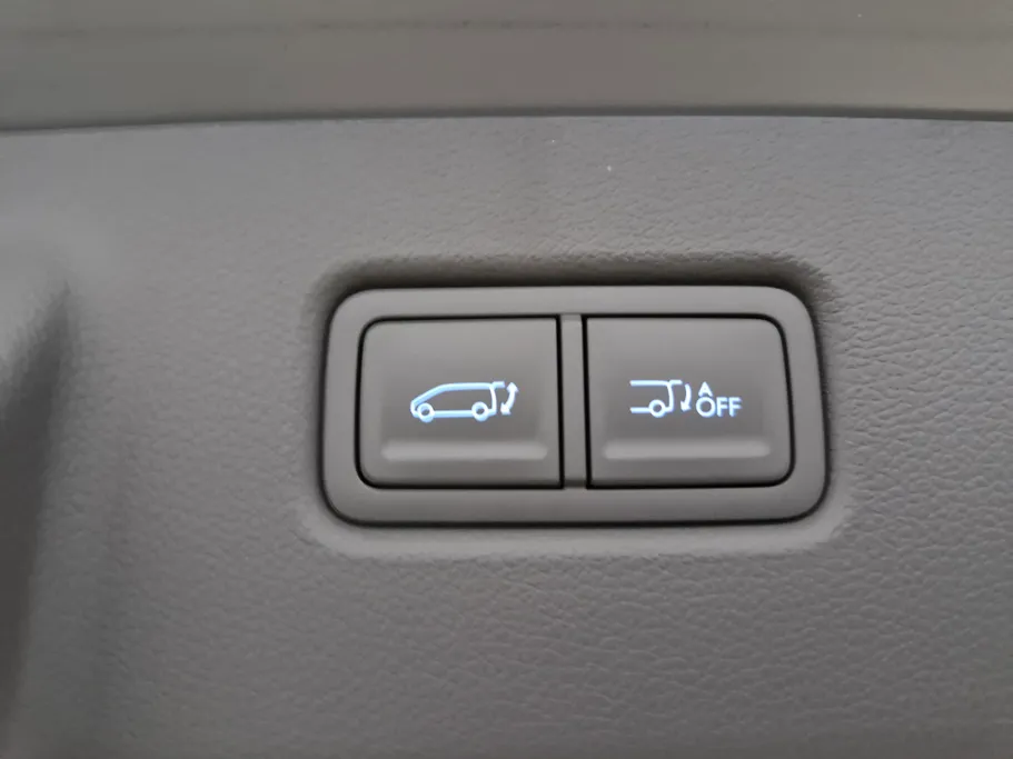 2025 Hyundai Staria VIP 