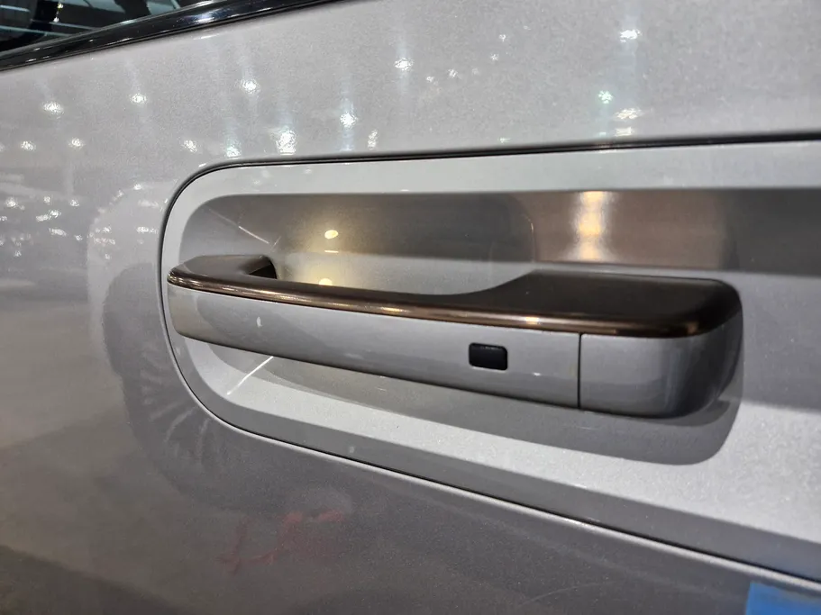 2025 Hyundai Staria VIP 