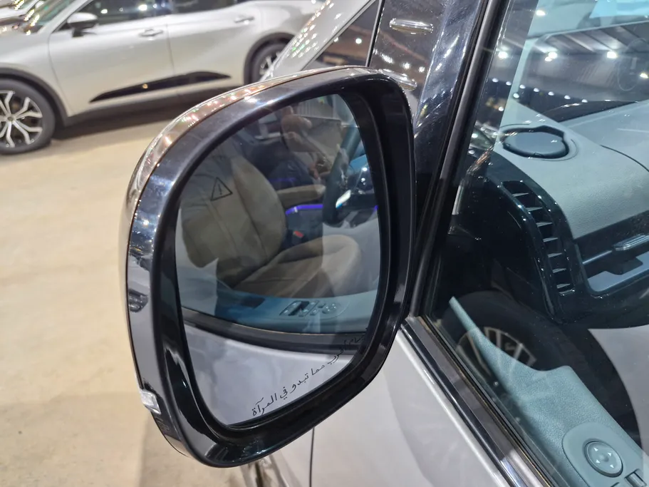 2025 Hyundai Staria VIP 