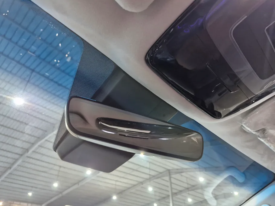 2025 Hyundai Staria VIP 