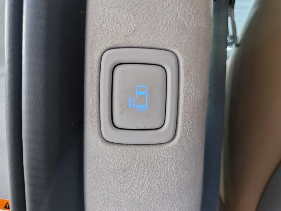 2025 Hyundai Staria VIP 