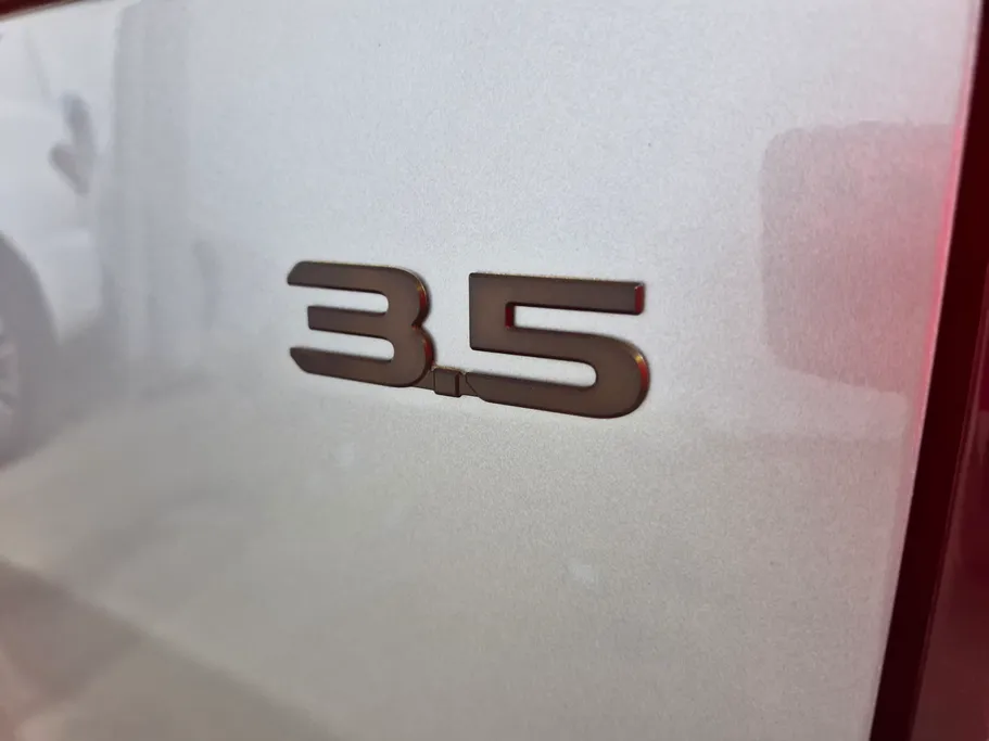 2025 Hyundai Staria VIP 