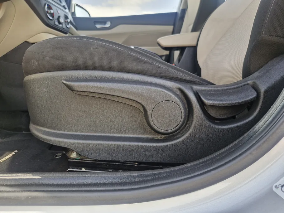 هيونداي اكسنت سمارت 2023 