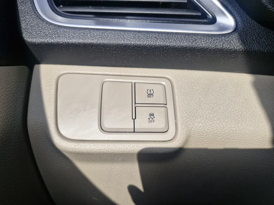 هيونداي اكسنت سمارت 2023 