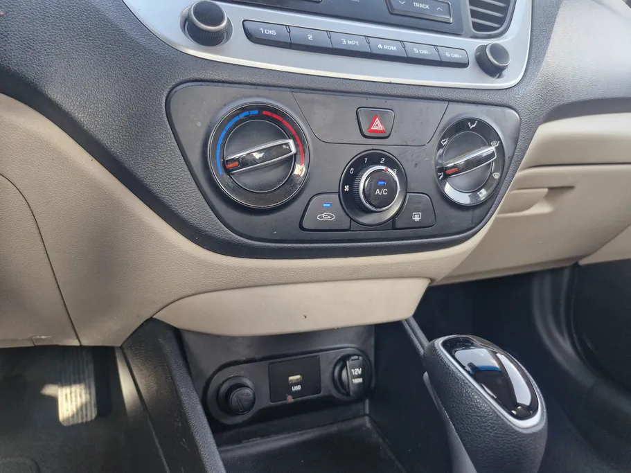 هيونداي اكسنت سمارت 2023 