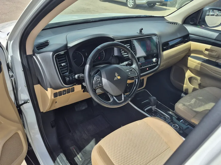 2020 Mitsubishi Outlander LL 