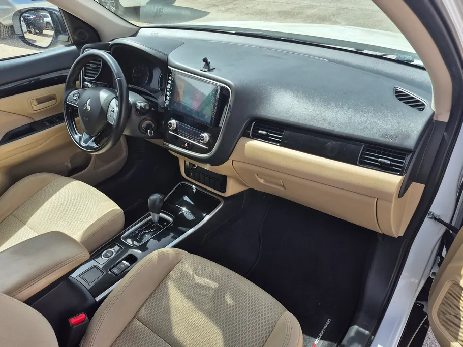 2020 Mitsubishi Outlander LL 