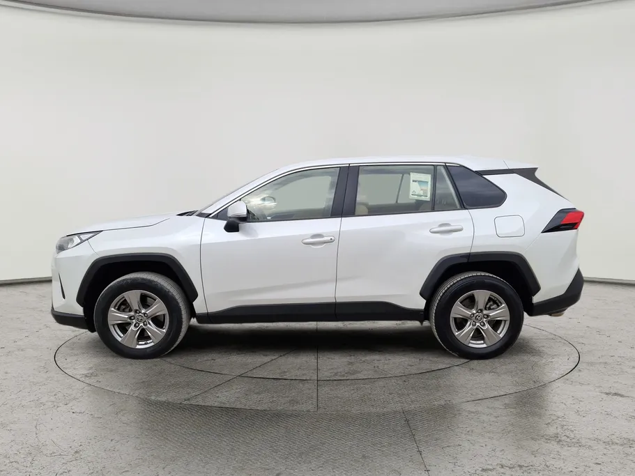 تويوتا راف فور LE 2023 