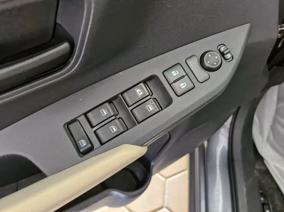 تويوتا يارس Y 2023 