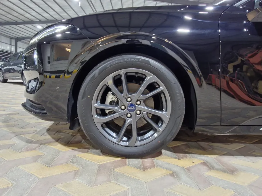 فورد تورس امبيانتي 2025 