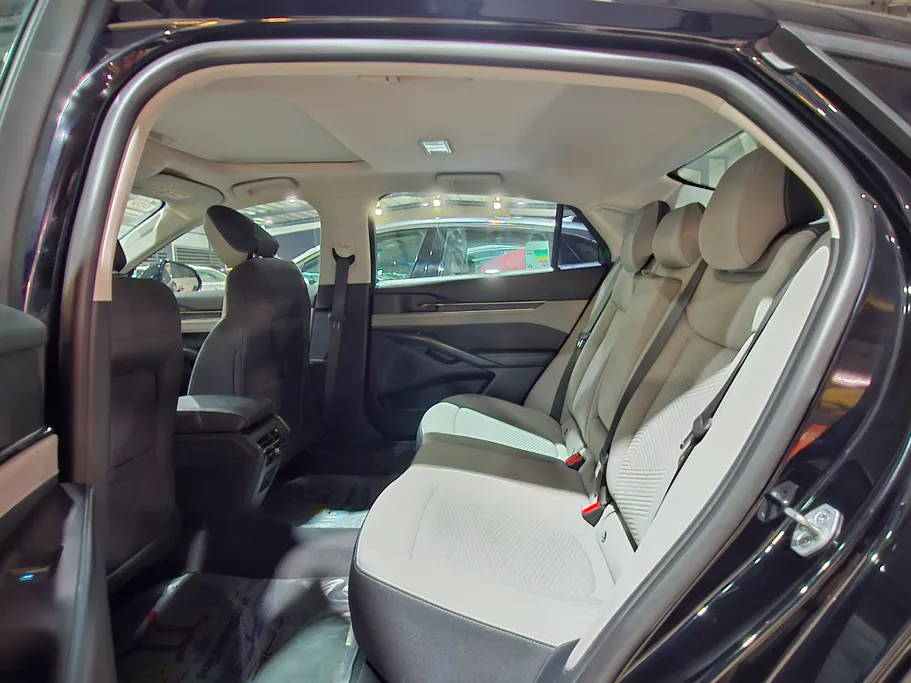 فورد تورس امبيانتي 2025 