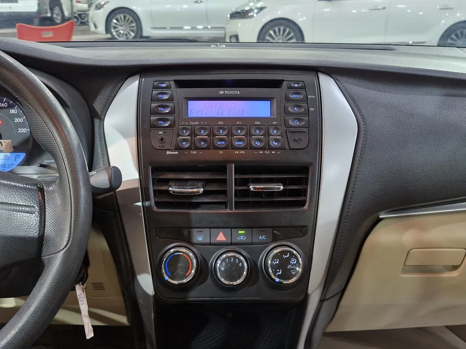 2019 Toyota Yaris  Y 