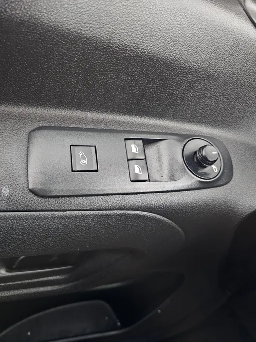 2023 Peugeot Partner Short van 