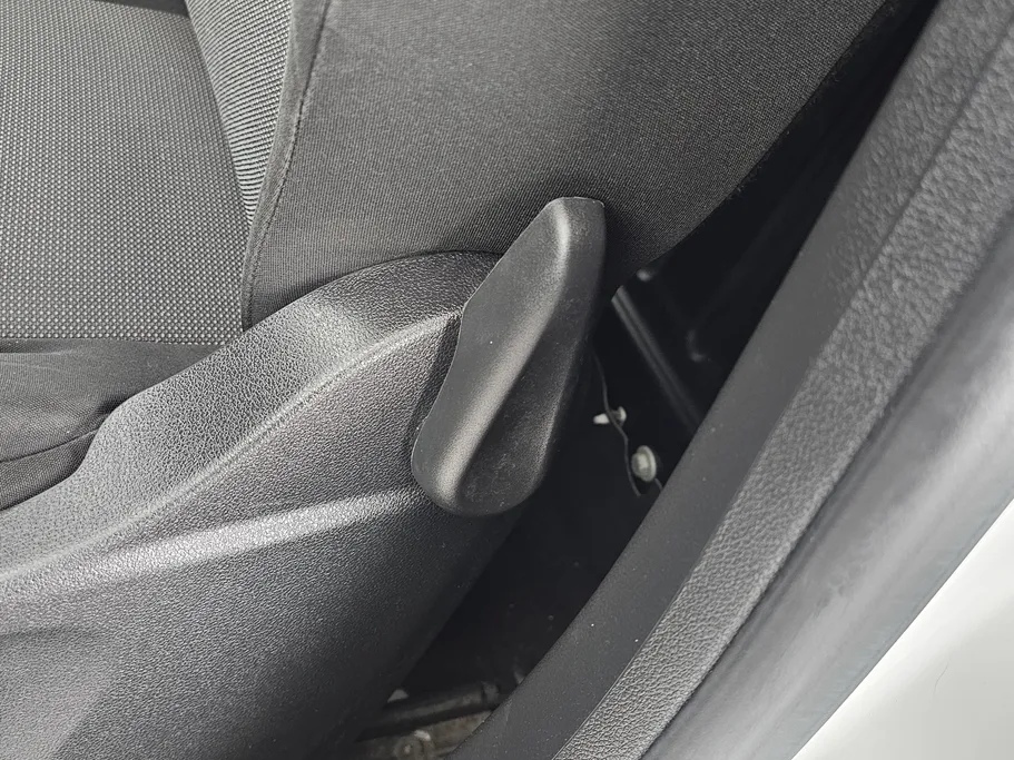 2023 Peugeot Partner Short van 