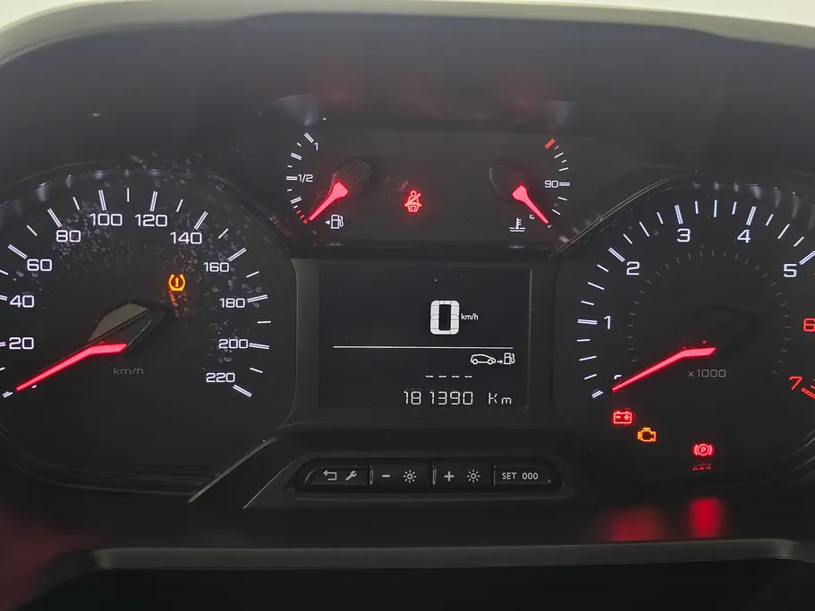 2023 Peugeot Partner Short van 