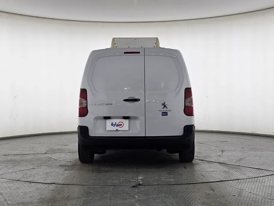 2023 Peugeot Partner Short van 