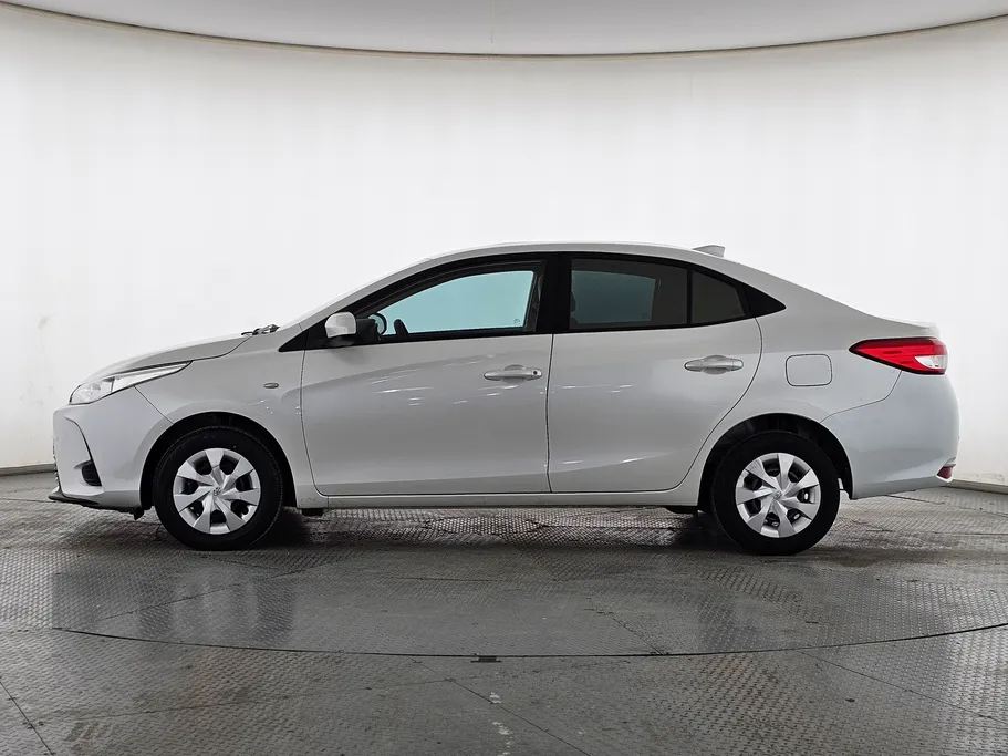 تويوتا يارس Y 2021 