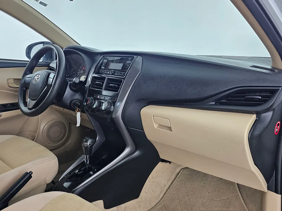 تويوتا يارس Y 2021 