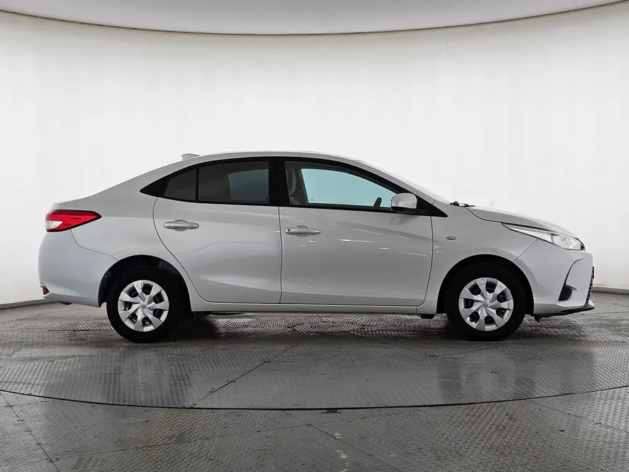 تويوتا يارس Y 2021 