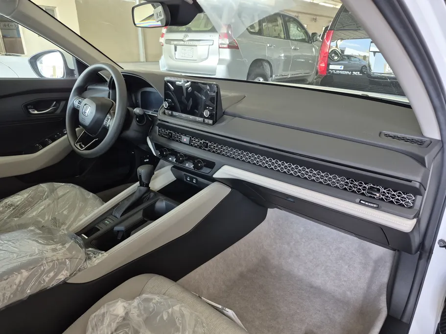 هوندا اكورد LX 2025 