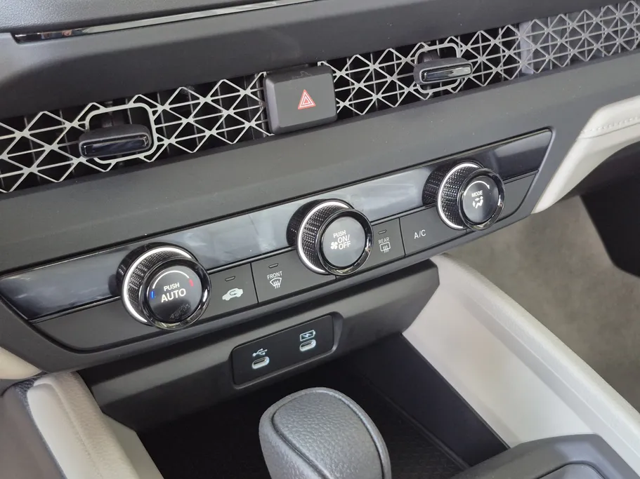 هوندا اكورد LX 2025 