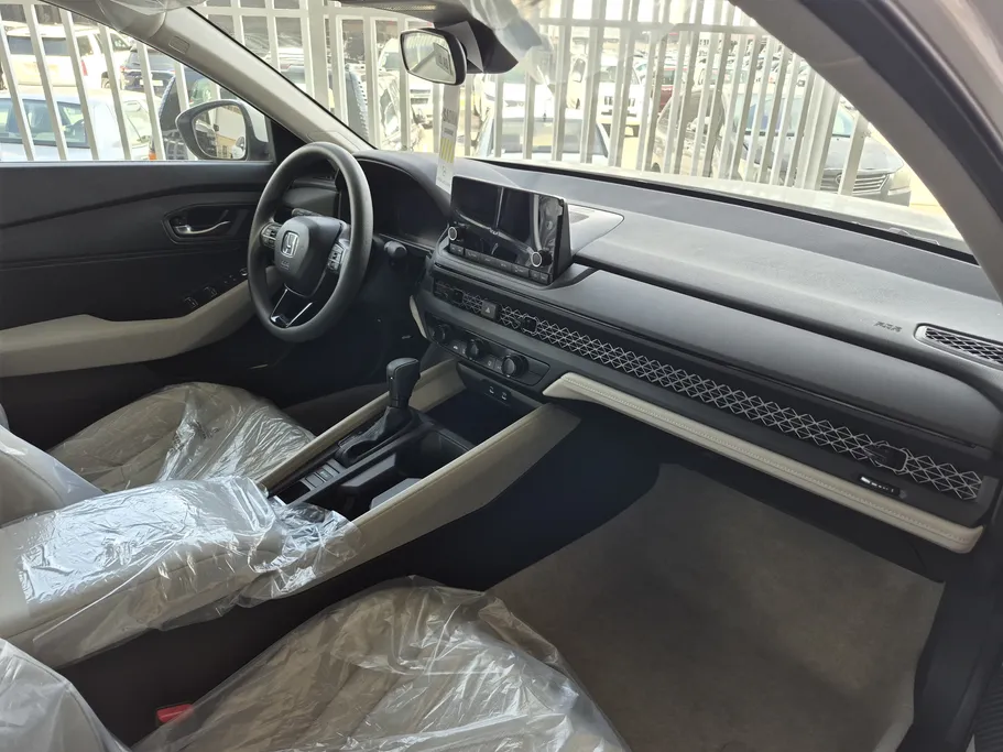 هوندا اكورد LX 2025 