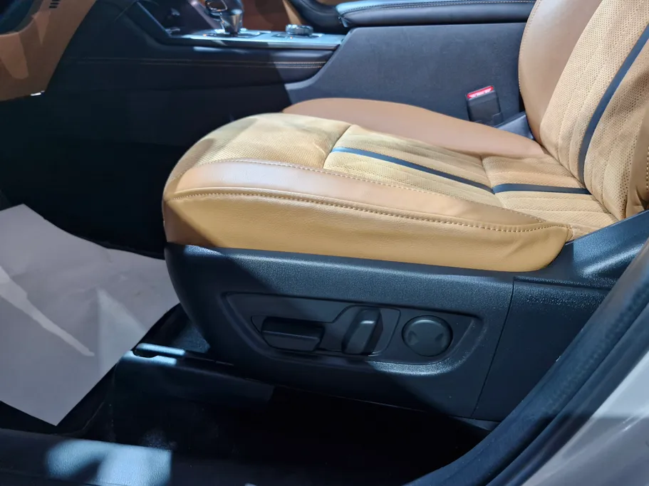 2025 مازدا CX60 العليا بلس  