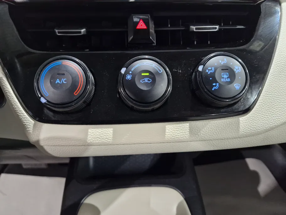 تويوتا كورولا XLI Executive Moonroof 2022 