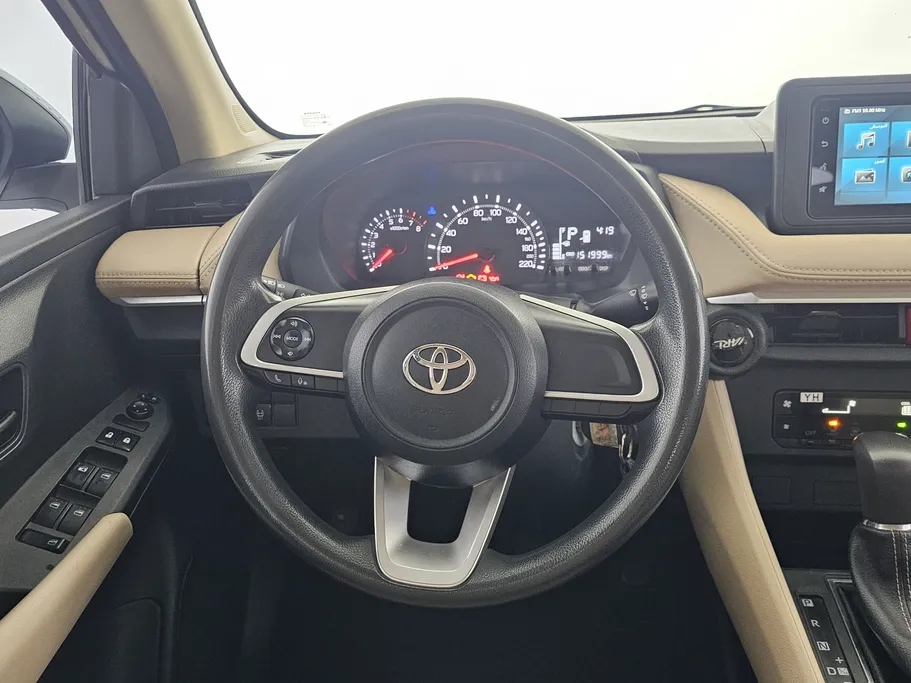 2023 Toyota Yaris  Y 