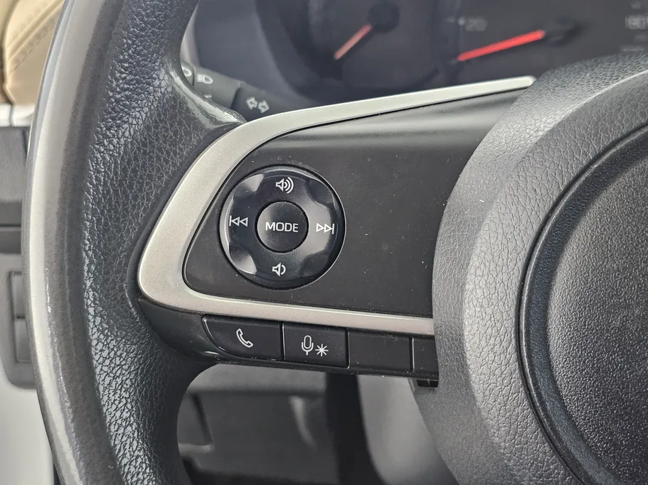 2023 Toyota Yaris  Y 