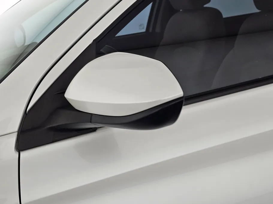 2023 Toyota Yaris  Y 