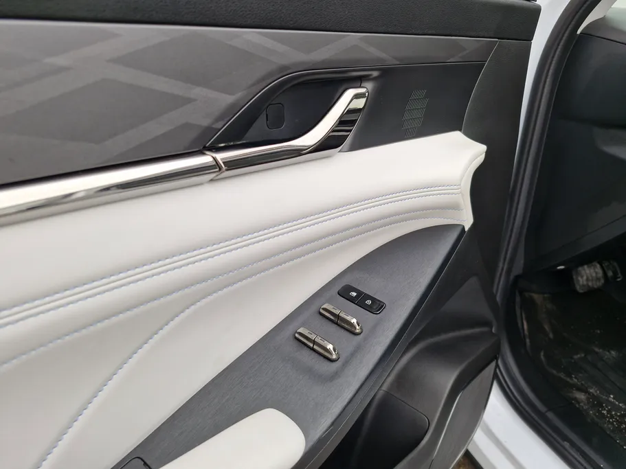 دونج فينج ميج اي 2 لاكجري 2025 