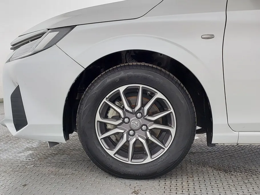 2023 Toyota Yaris  Y 