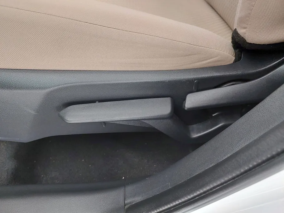 2023 Toyota Yaris  Y 