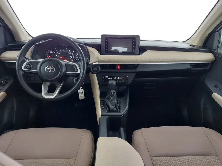 2023 Toyota Yaris  Y 